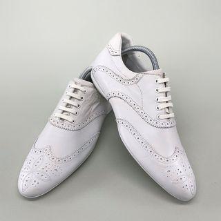 Louis Vuitton Explorer white leather embroidered monogram 8 US