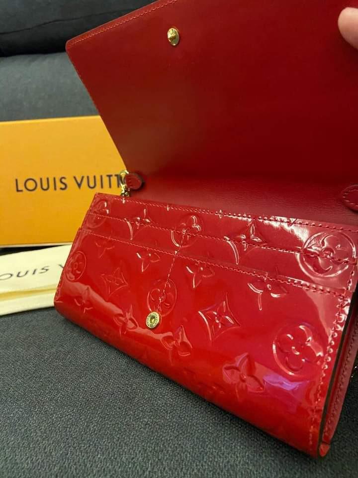 Authentic Louis Vuitton purple Vernis Sarah Chain wallet, Luxury, Bags &  Wallets on Carousell