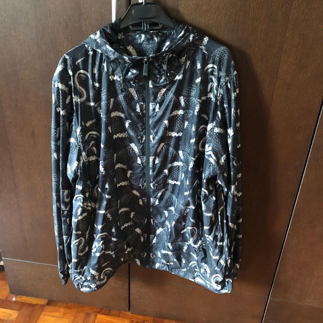 MARCELO BURLON PRINTED SNAKE NYLON WINDBREAKER Men s Fashion Coats Jackets and Outerwear on Carousell