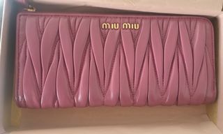 (Category: ) located in . Submitted by luxdiva (Listing ID 1032805697, Image 1). Description: .
