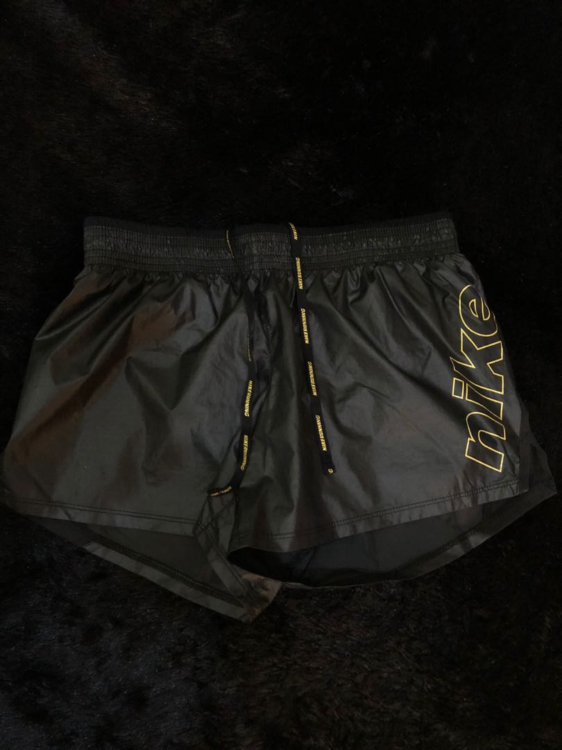 Nike running shorts pants 250k, Olah 