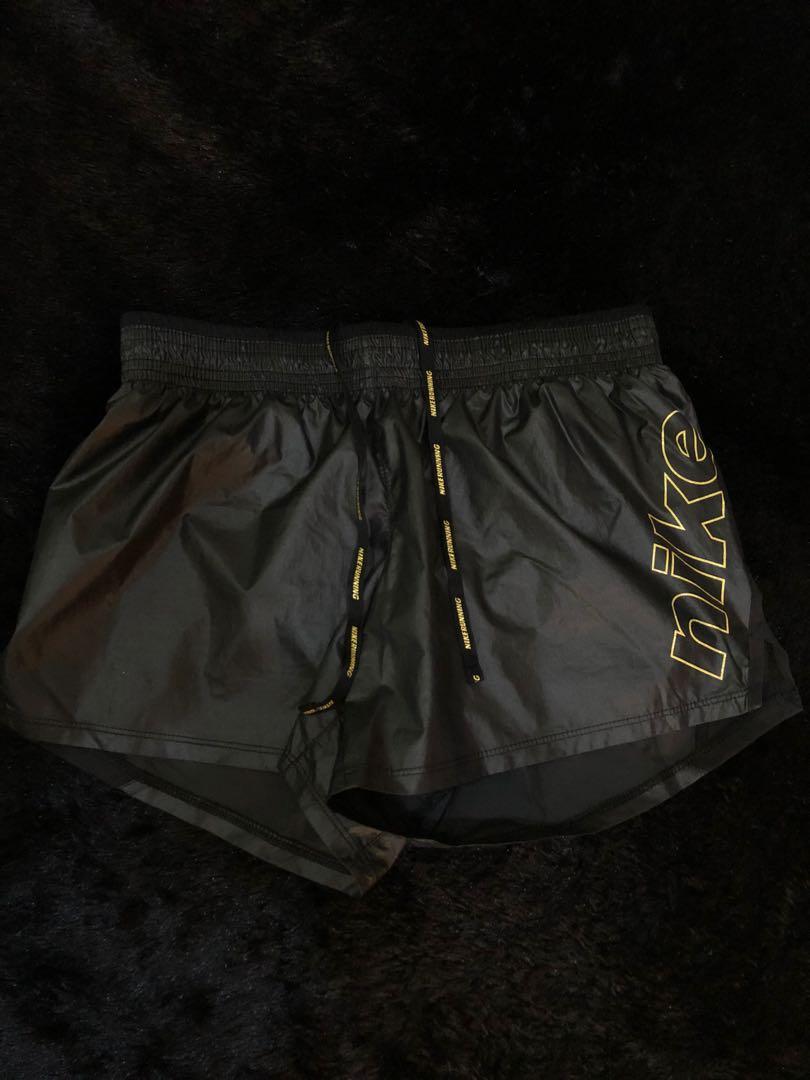 Nike running shorts pants 250k, Olah 