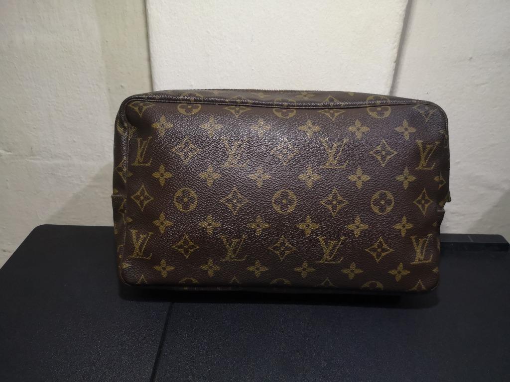 louis vuitton clutch bag