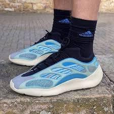 retail price for yeezy 700 v3