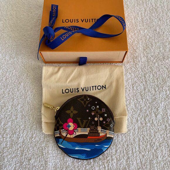 💯 Limited Edition Louis Vuitton Vivienne Venice Round Coin Purse, Luxury,  Bags & Wallets On Carousell