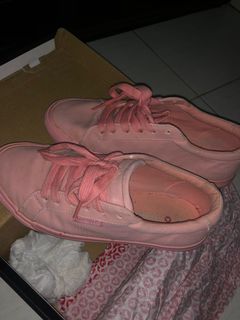 (Kategori: ) berada di . Dikirim oleh blushingmint (ID iklan 1038505604, Gambar 1). Deskripsi: .