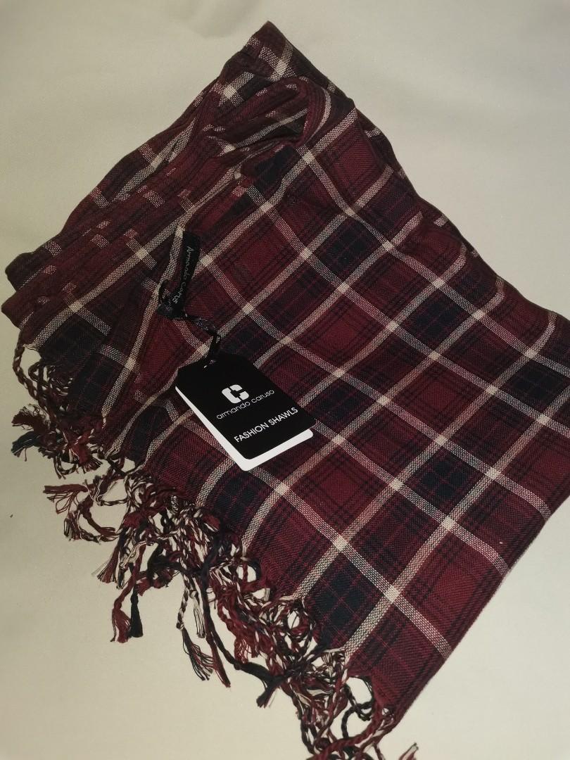 Armando top caruso shawl
