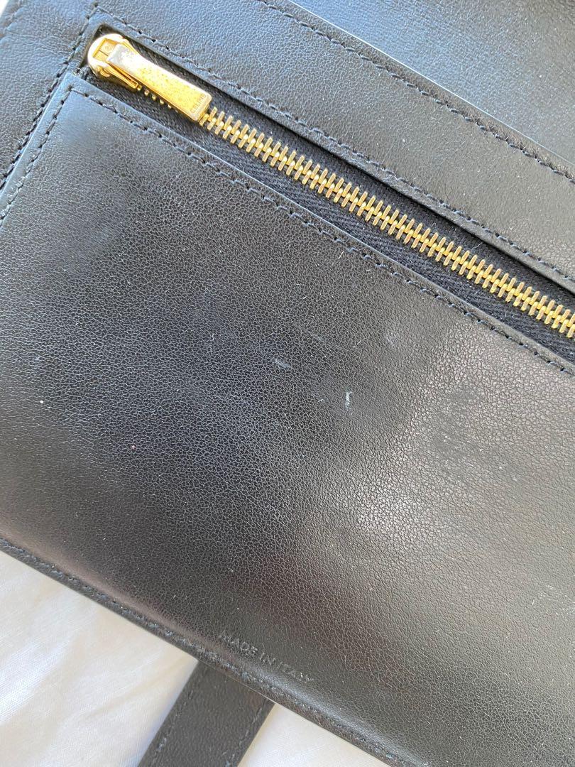 CELINE CELINE Large strap wallet Folded purse 10B633 leather Green Used  unisex logo 10B633