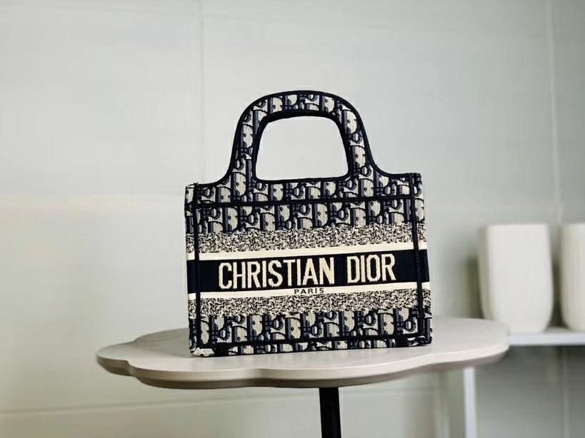 dior mini tote bag
