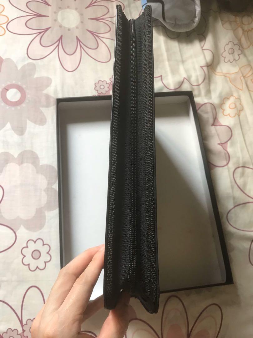 Document File Folder (Category: Stationery & School Supplies) located in Singapore. Submitted by donglin.guo.7 (Listing ID 1038545102, Image 2). Description: Brand new Comes with black box 📦 Good gift for teachers, office clerks .