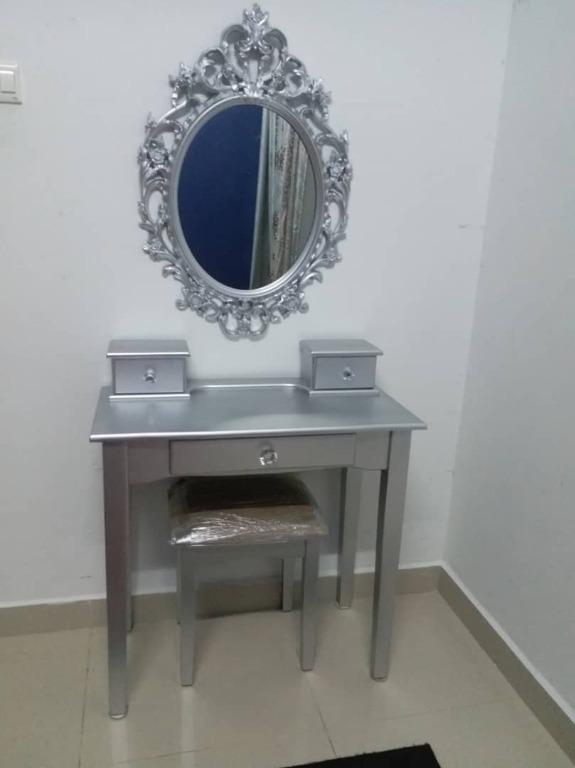 Dressing Table (Category: Tables & Sets) located in Kuala Lumpur. Submitted by lucky.norasly (Listing ID 1038508095, Image 2). Description: { Dressing Table } Color: Silver Sparkling Measurement: 40x81x90cm Price = Rm:400 ~ Clearance Item ~ Used Self Pickup ~ Preferred ( Seri Kembangan ) Delivery ~ Charges depending on distance Area: Seri Kembangan, Selangor Note: Please check the measurement & price at the picture before confirm with me! Interes