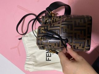 (Category: ) located in . Submitted by shopmadcows (Listing ID 1038636555, Image 1). Description: .