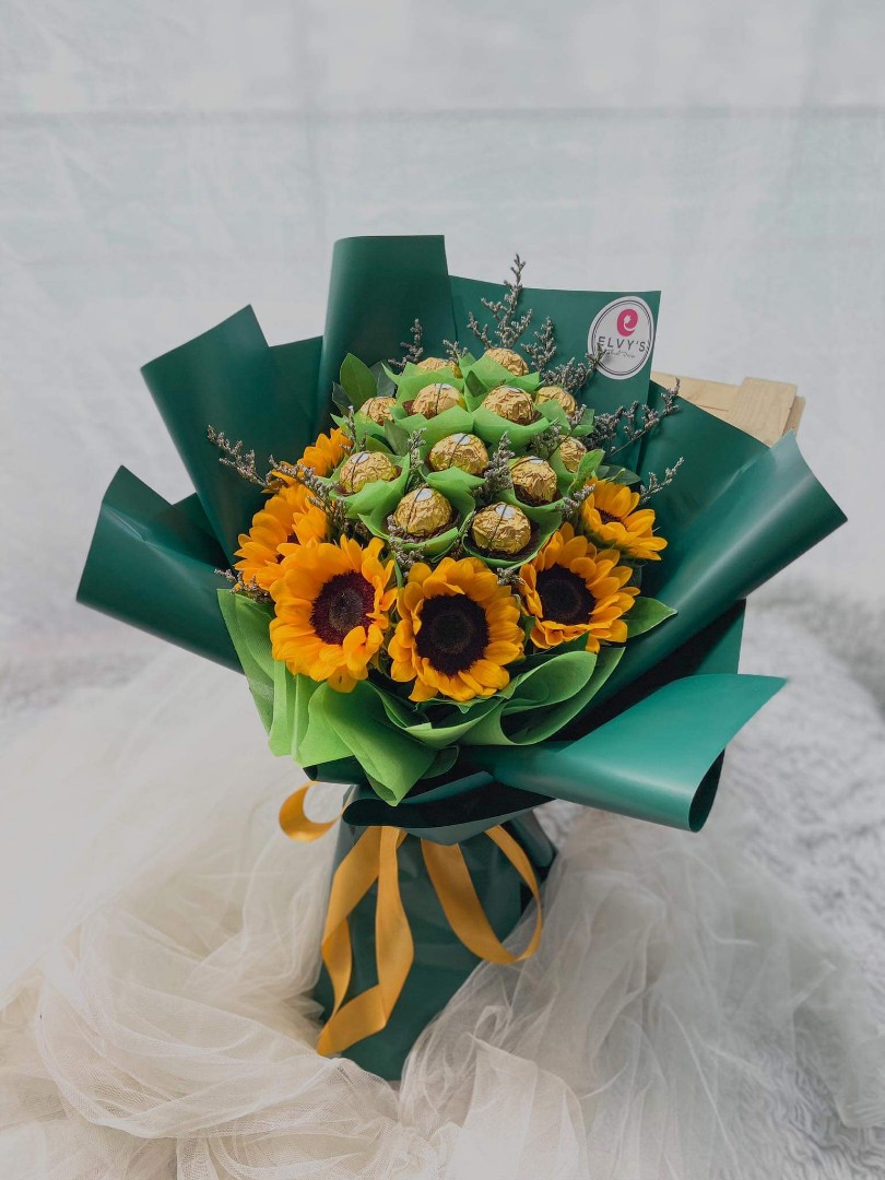Ferrero sunflower bouquet delivery, Furniture & Home Living, Gardening