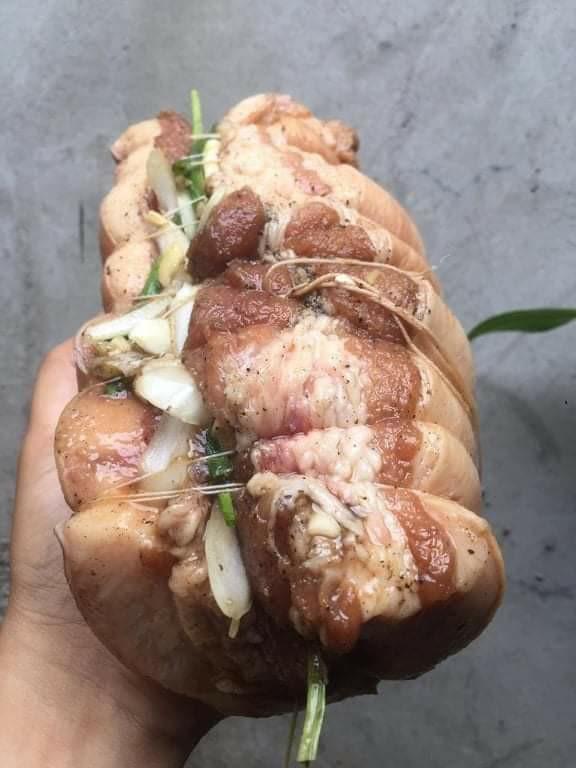 NO STOCK!!! LECHON ROLL/ BATOK (Category: Local Eats) located in Pasig City. Submitted by meanntamayo (Listing ID 1038468265, Image 1). Description: Lechon roll batok.