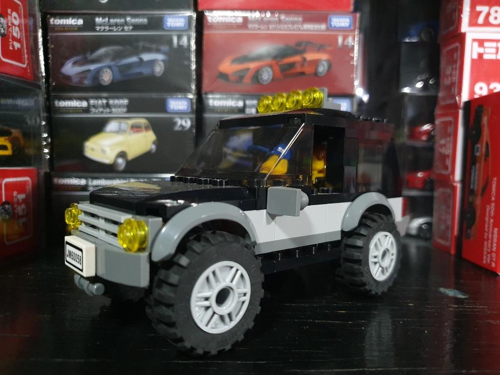 lego city suv with watercraft