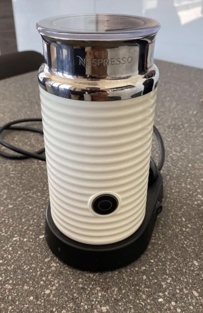 Nespresso U Coffee Machine with Milk Frother 咖啡機奶泡機, 家庭