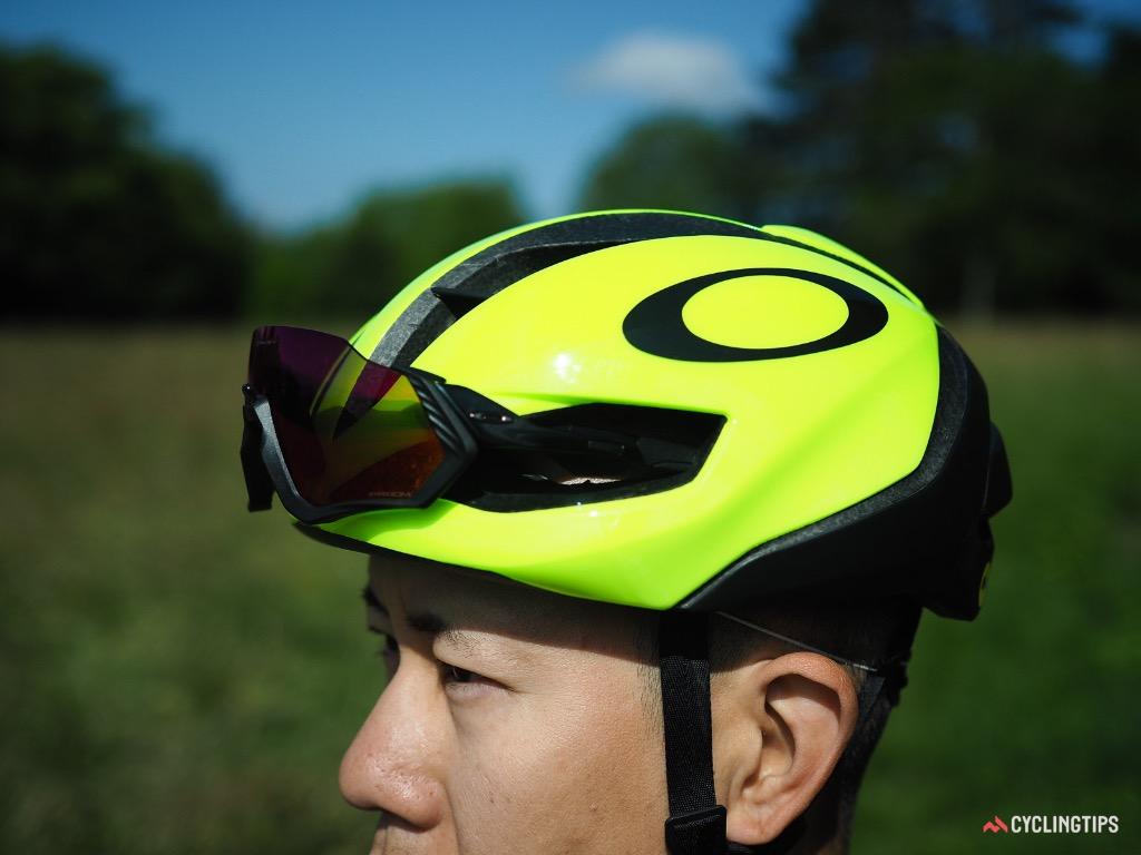 Oakley aro5 mips 2.0 helmet outlet