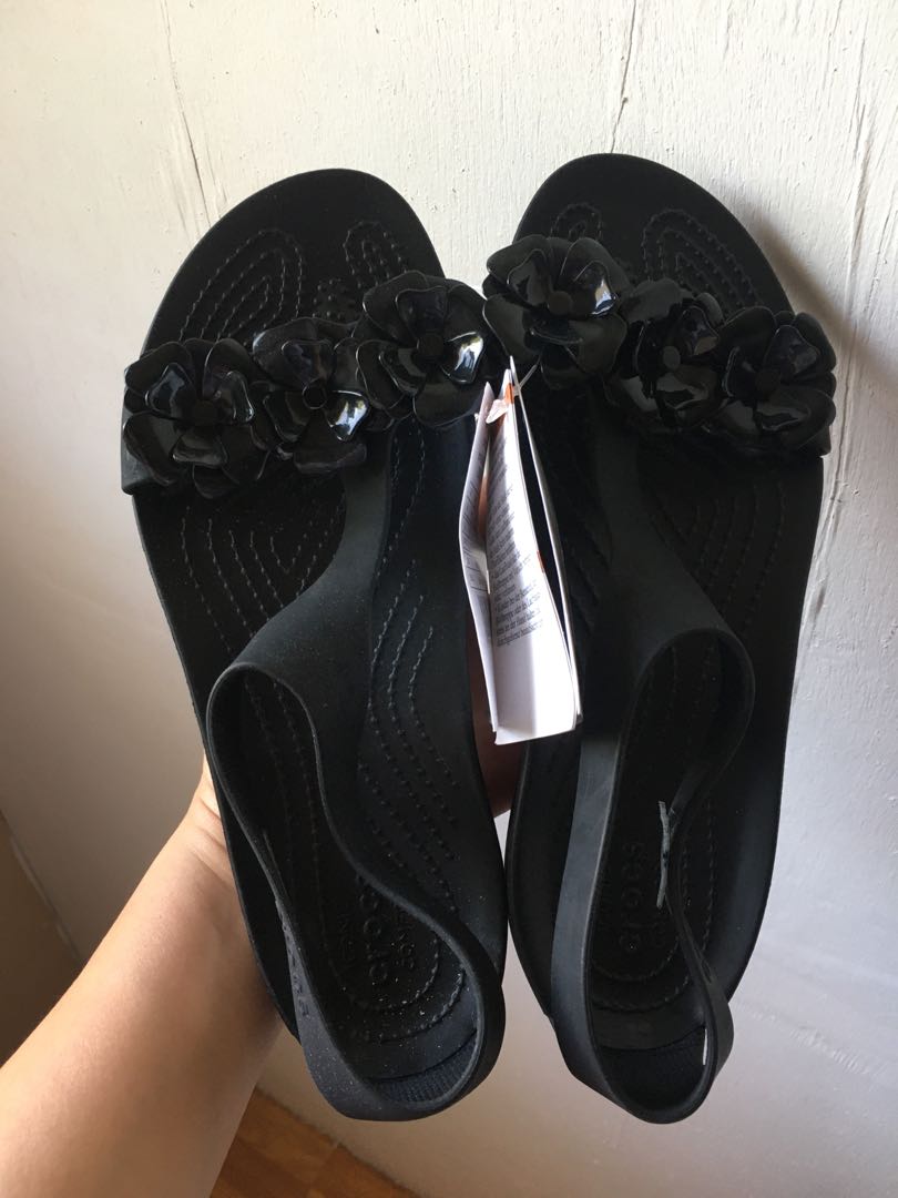 womens croc sandals size 9