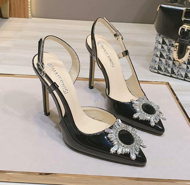 statement high heels shoes