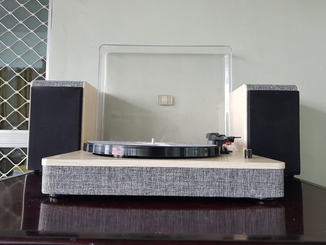Turntable & Bookshelf Speaker Set, Audio, Soundbars, Speakers