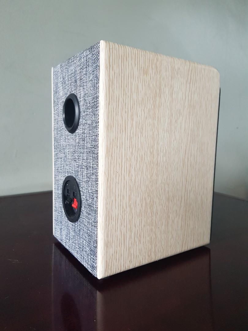 flea market turntable with bookshelf speaker