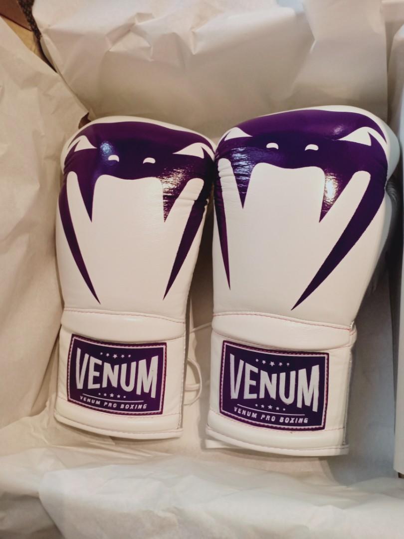 Venum Customized Giant Pro Boxing Gloves Sports Equipment Sports