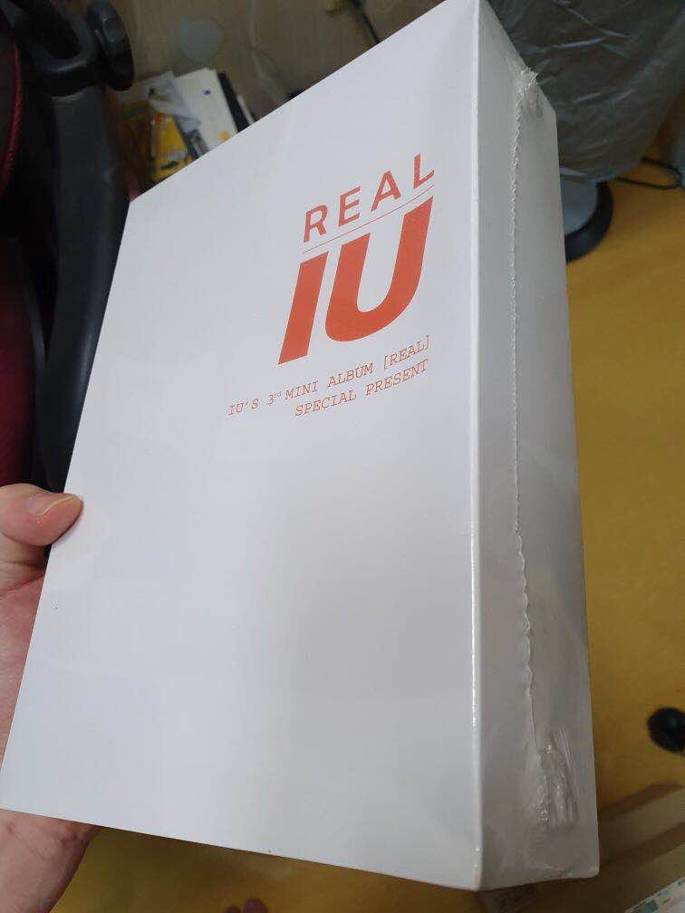 代購] IU Real Special Present限量版, 興趣及遊戲, 收藏品及紀念品