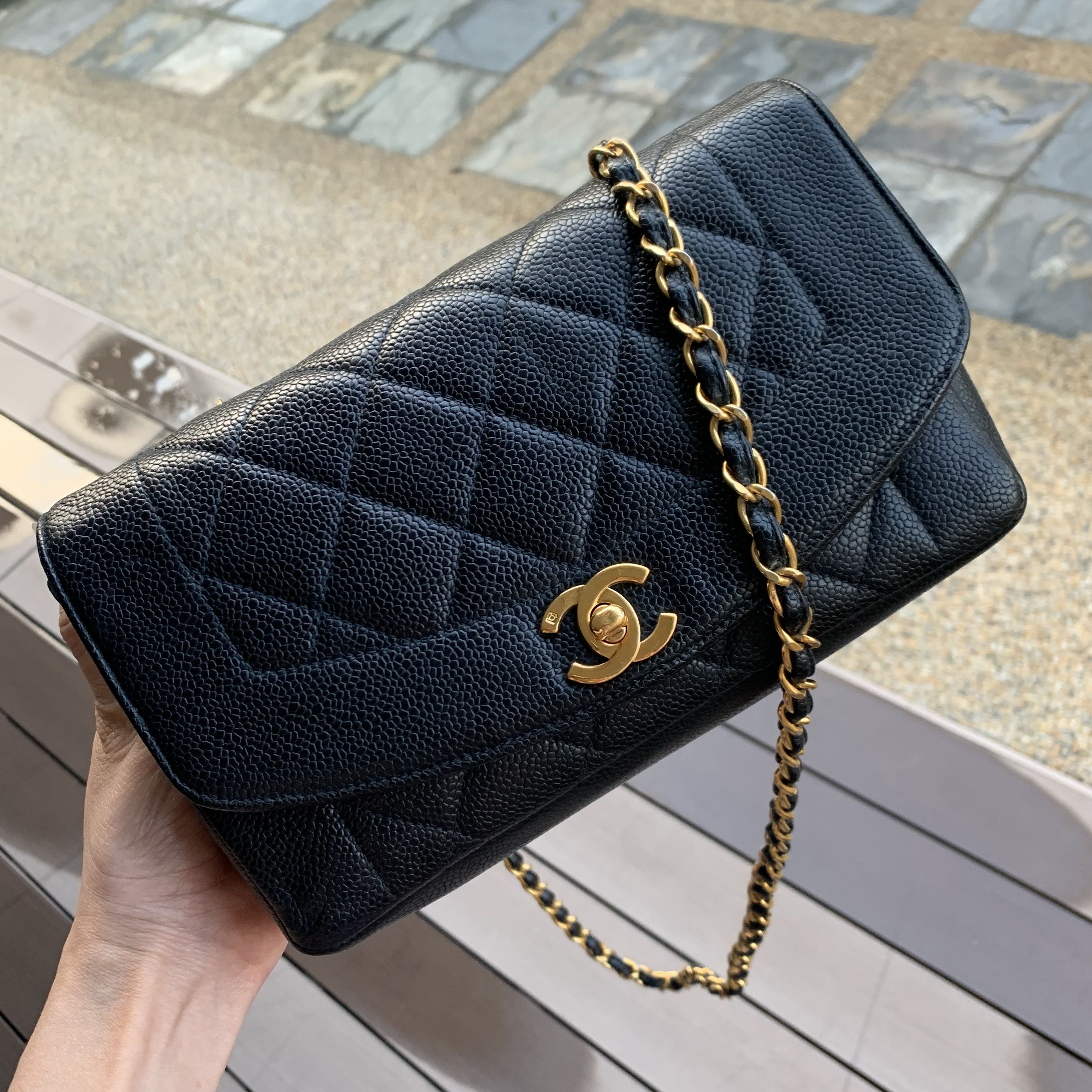 chanel diana caviar bag