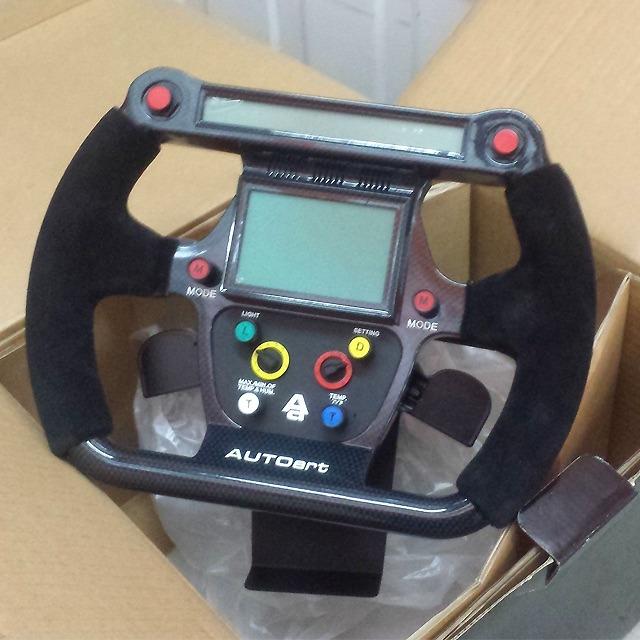 AUTOart F1 Steering LCD Clock, Toys & Collectibles, Figurines