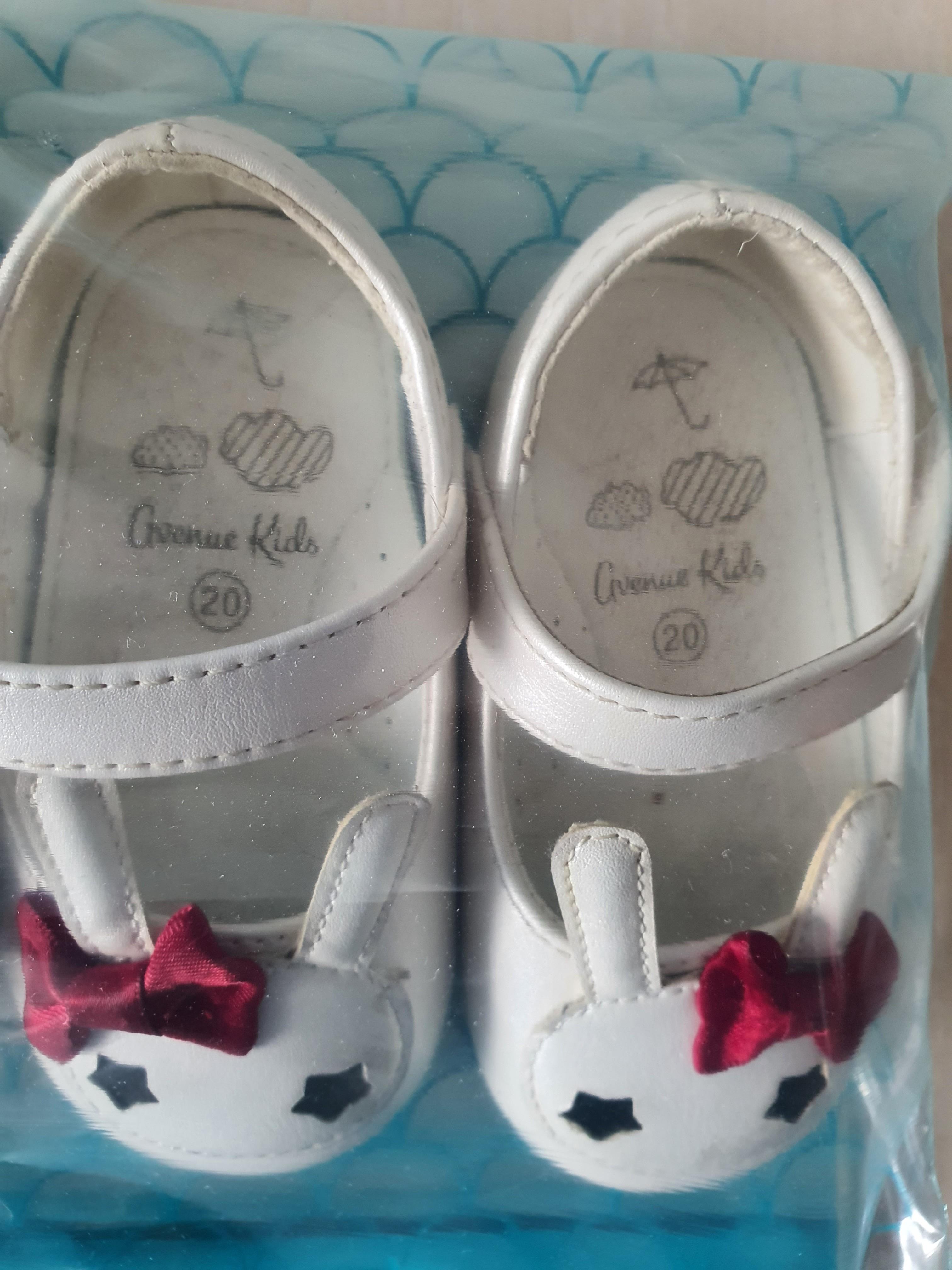 silver baby shoes size 4