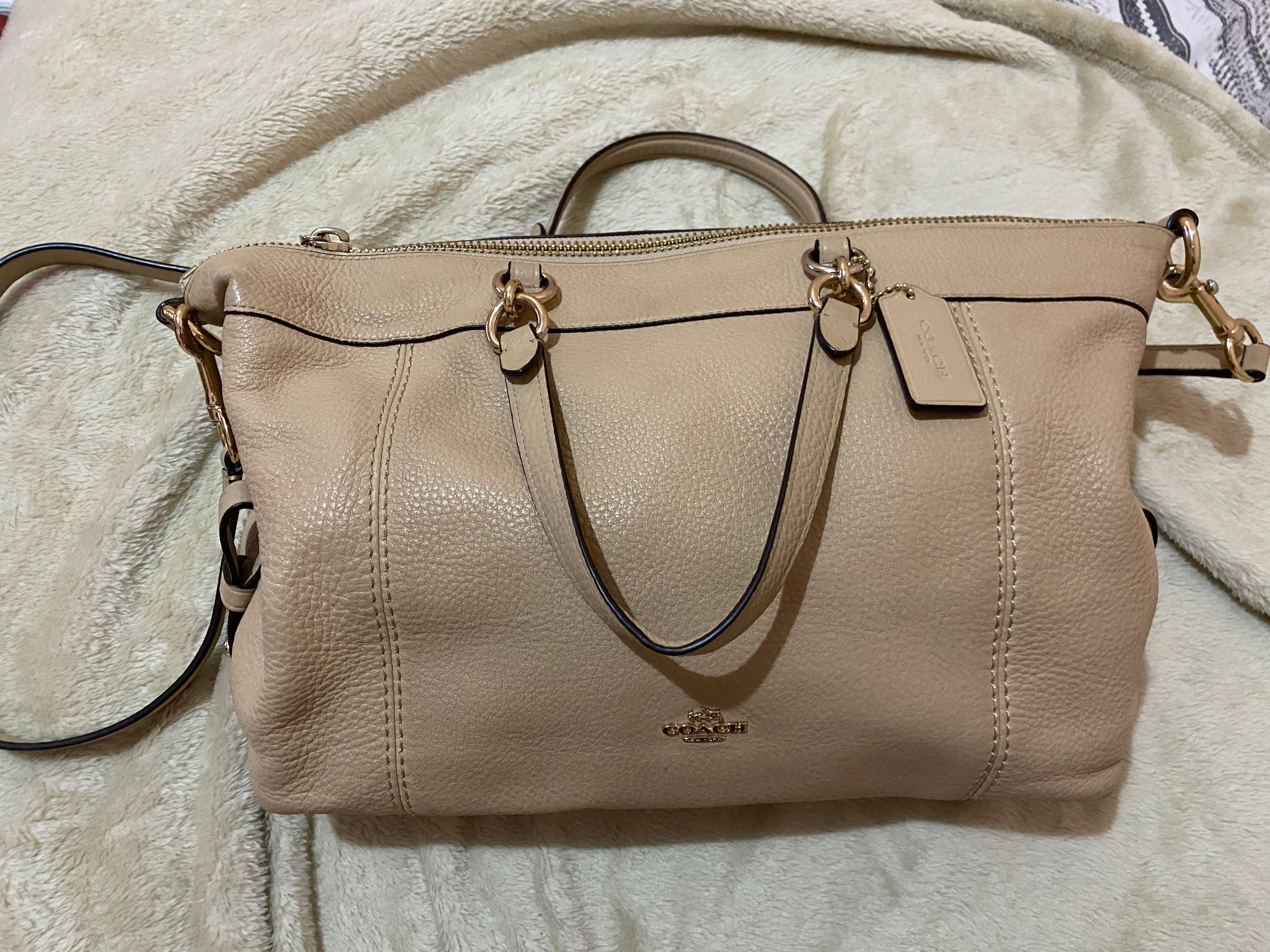 Coach soft leather bag (Category: Luxury Bags & Wallets) located in Quezon City. Submitted by _mariekondofied (Listing ID 1033119430, Image 1). Description: Original (purchased from Coach at Venezian Macao) No glazing Excellent condition Detachable cross body strap Payment via online transfer Pickup c/o buyer (grab or lalamove) .