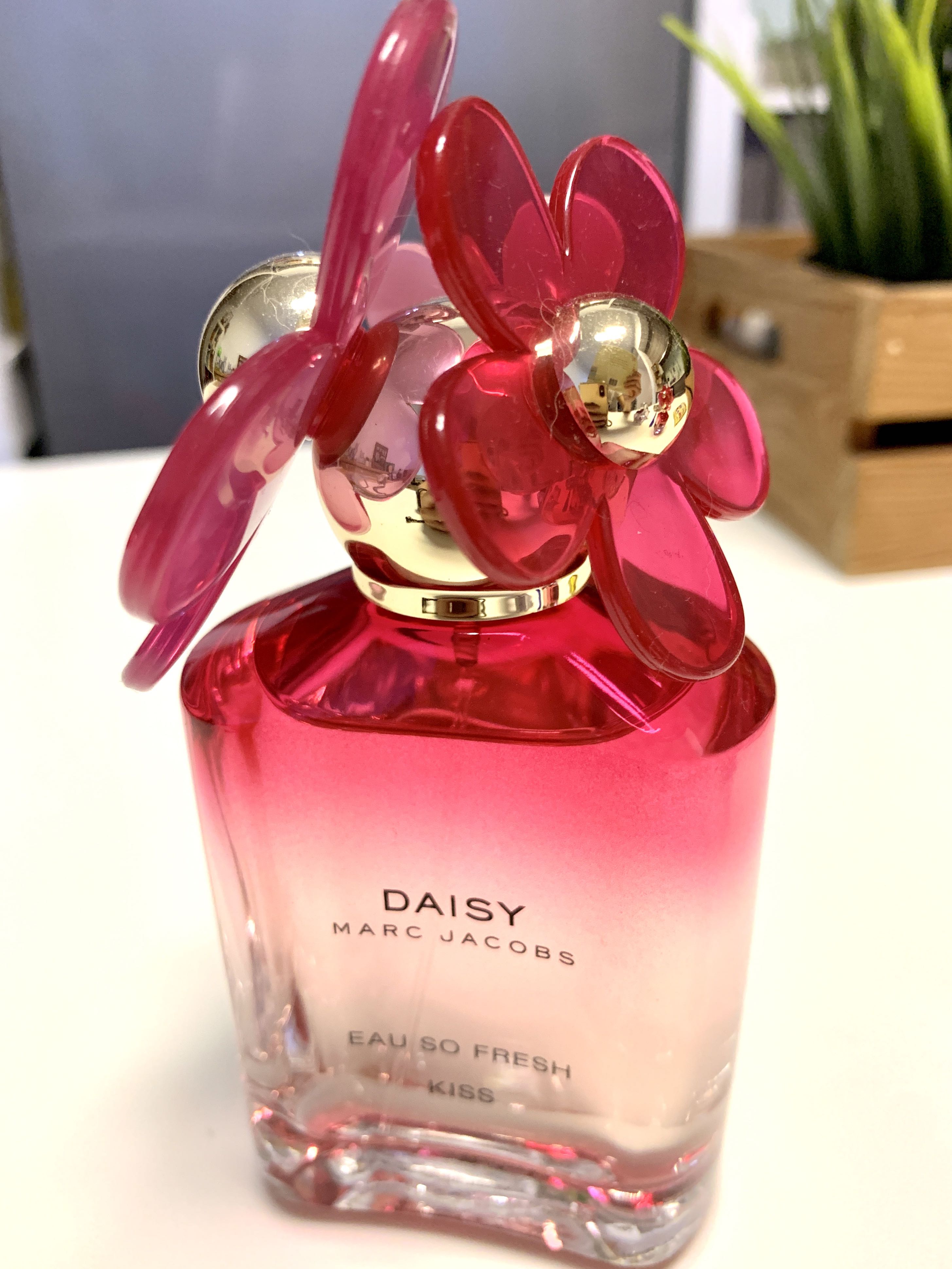 Marc jacobs store perfume kiss