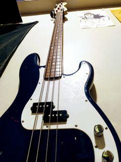 Electric Bass Guitar(Squire)