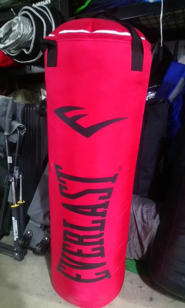 Everlast heavy duty punching bag 80lbs, Sports Equipment, Sports & Games, Billiards and Bowling