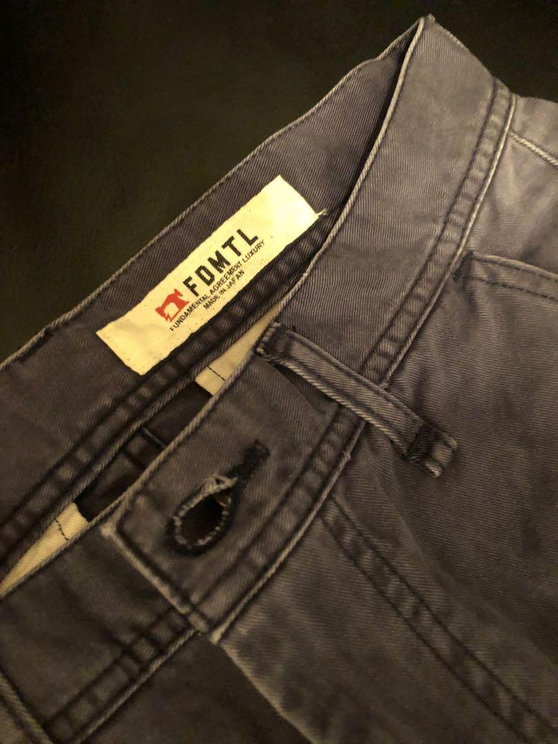 Fdmtl patch chino （分類：Chino褲）位於 Hong Kong。 由 ghydxhui 提交（商品編號 1033075949，圖片 2）。簡介： w28 pants only 從未穿着過 只是清洗過。