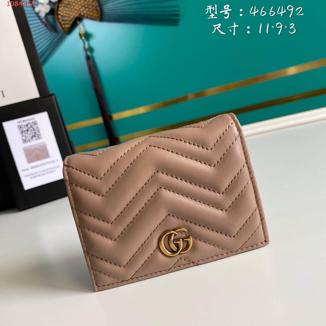Raincoat clumsy Refrain Gucci Marmont wallet, Women's Fashion, Bags & Wallets, Purses & Pouches on  Carousell
