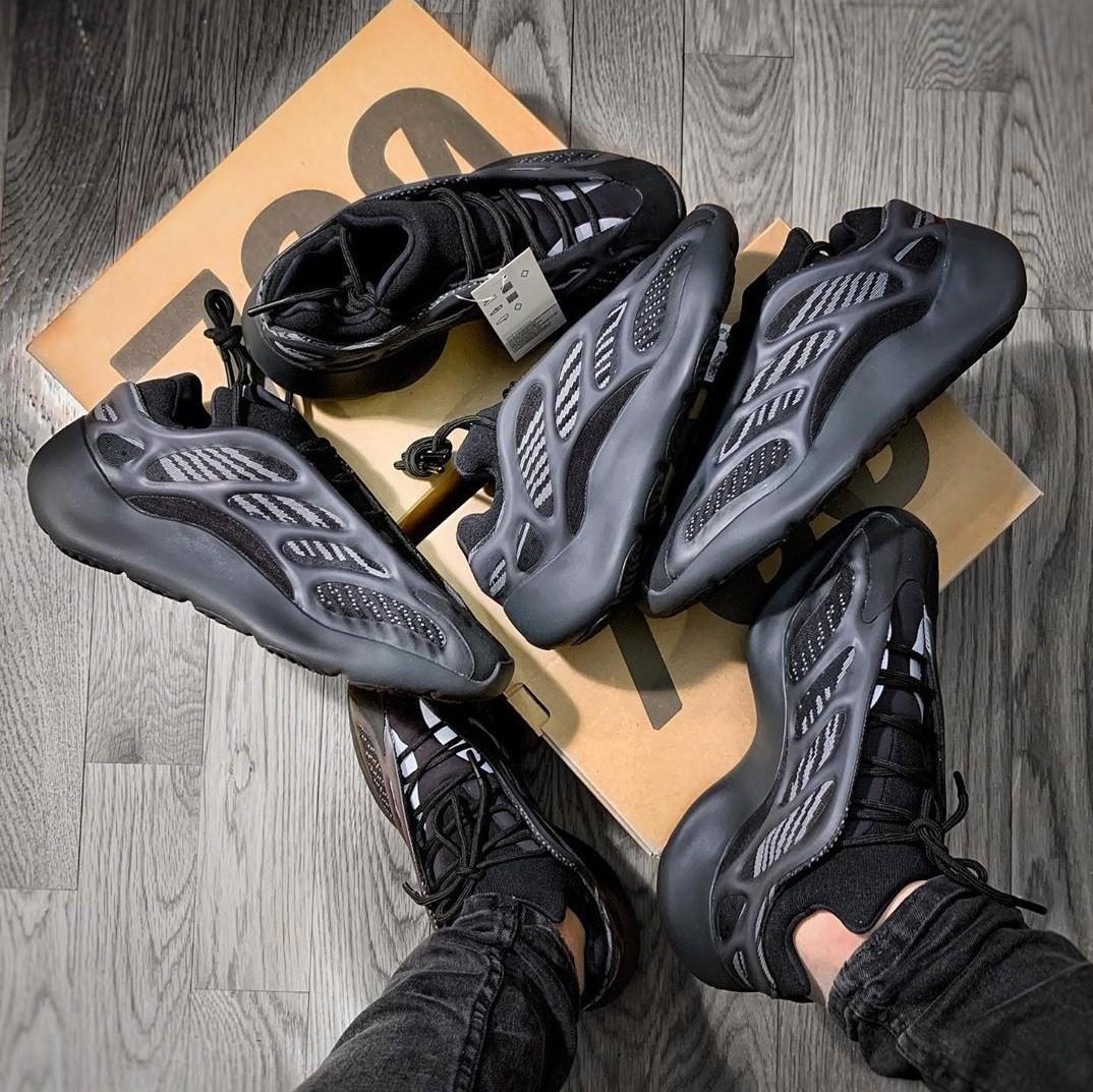 yeezy 700 x