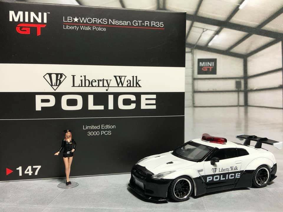 Mini GT - 1/64 GT-R Police Car with 2x Police Women Figures