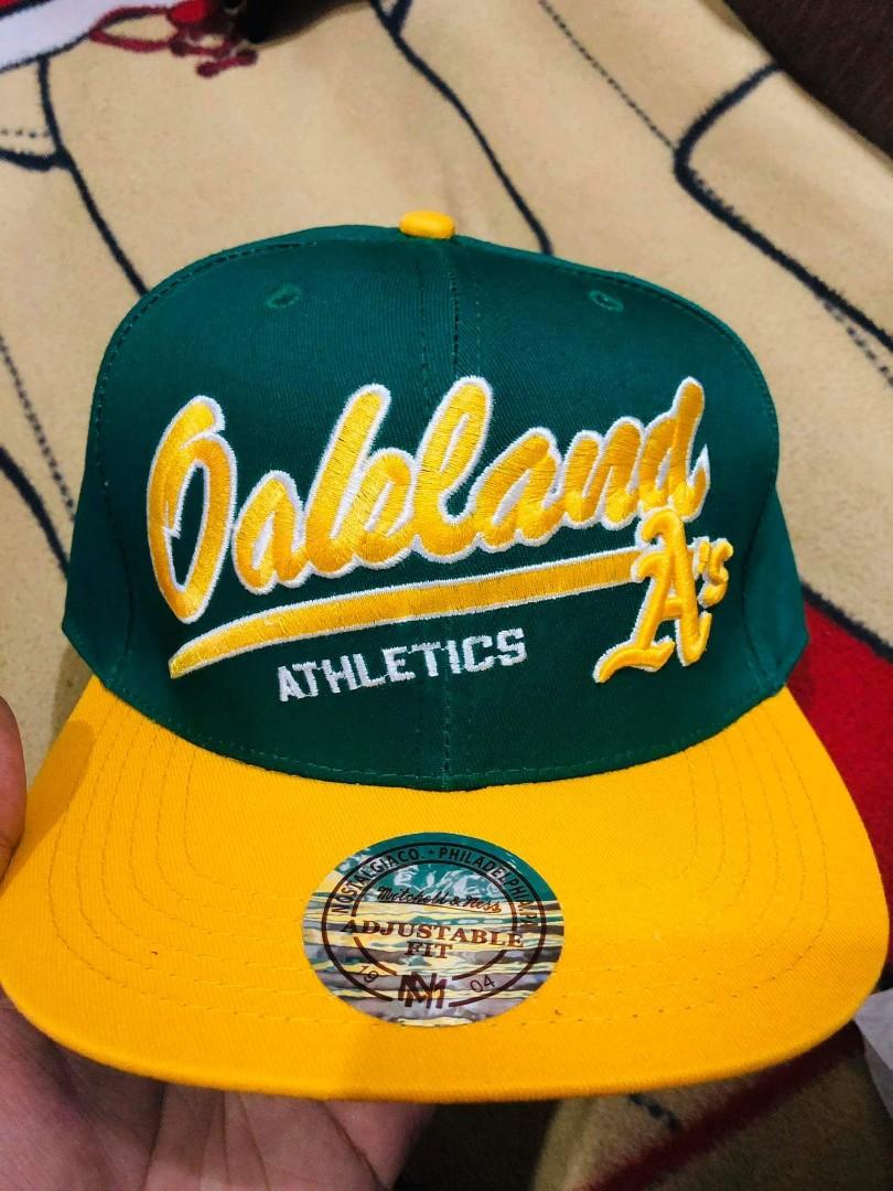 Oakland Athletics vintage replica snapback, Men's Fashion, Watches