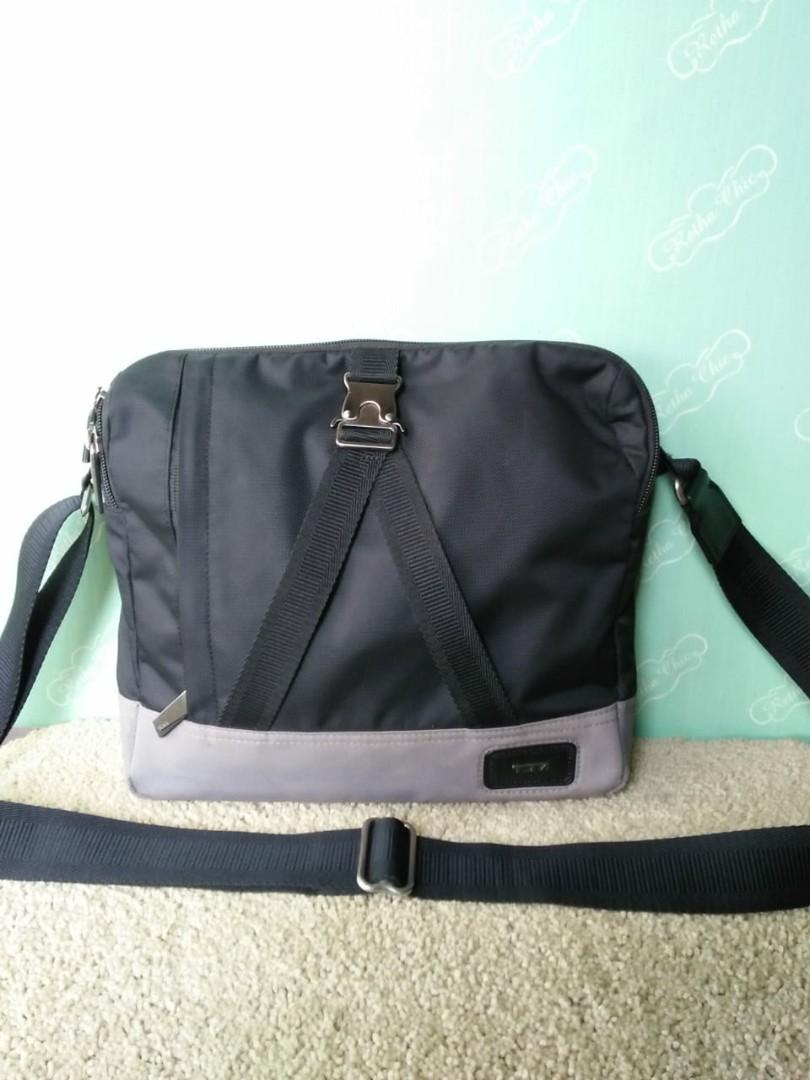Preloved Tumi Laptop Bag Barang Mewah Tas Dompet Di Carousell