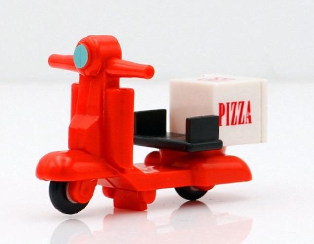 Roblox Pizza Hut Toys Games Other Toys On Carousell - pizza hut delivery truck roblox