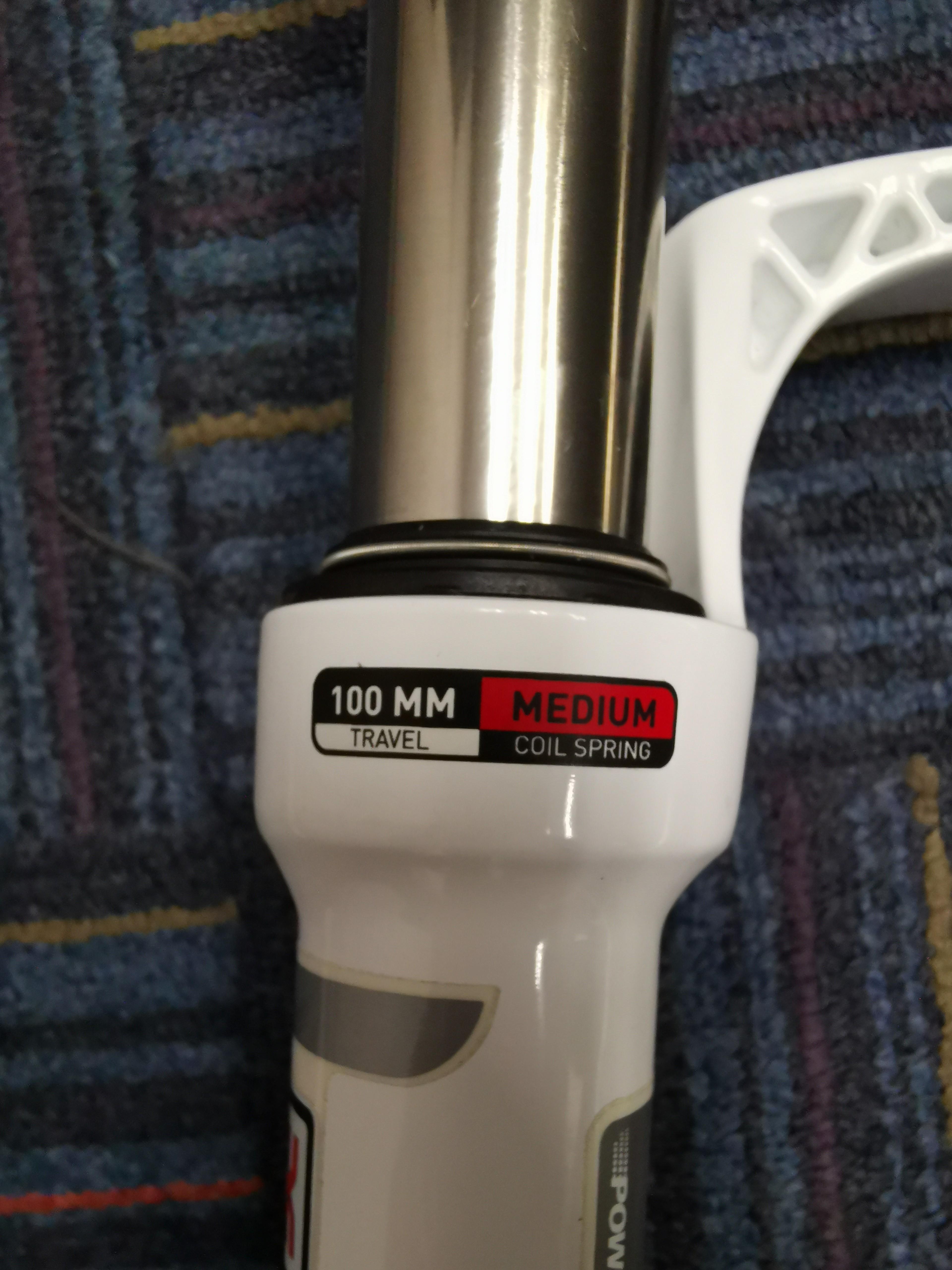 Rockshox XC30 /26" Wheel / MTB Suspension Coil Fork /100mm / Tapered