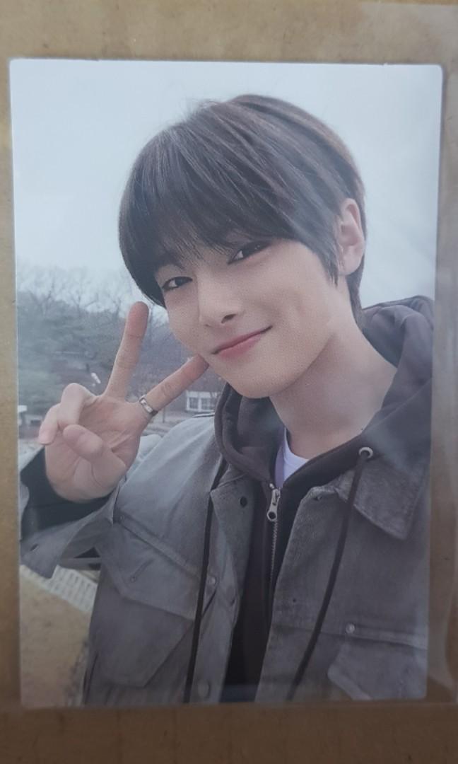 Stray Kids Jeongin Go Live Photocard, Hobbies & Toys, Collectibles 
