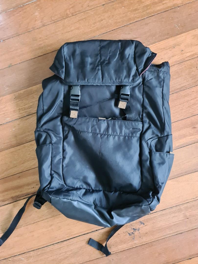 Targus backpack (Category: Backpacks) located in Manila. Submitted by doverparfum (Listing ID 1033036861, Image 1). Description: More than just a backpack， Targus 16The case is designed to protect a laptop up to 16". The laptop is securely protected in the padded compartment， easily and conveniently accessible through a side opening， while the front dedicated compartment accommodates an iPad® / tablet. The backpack also features an innovative and
