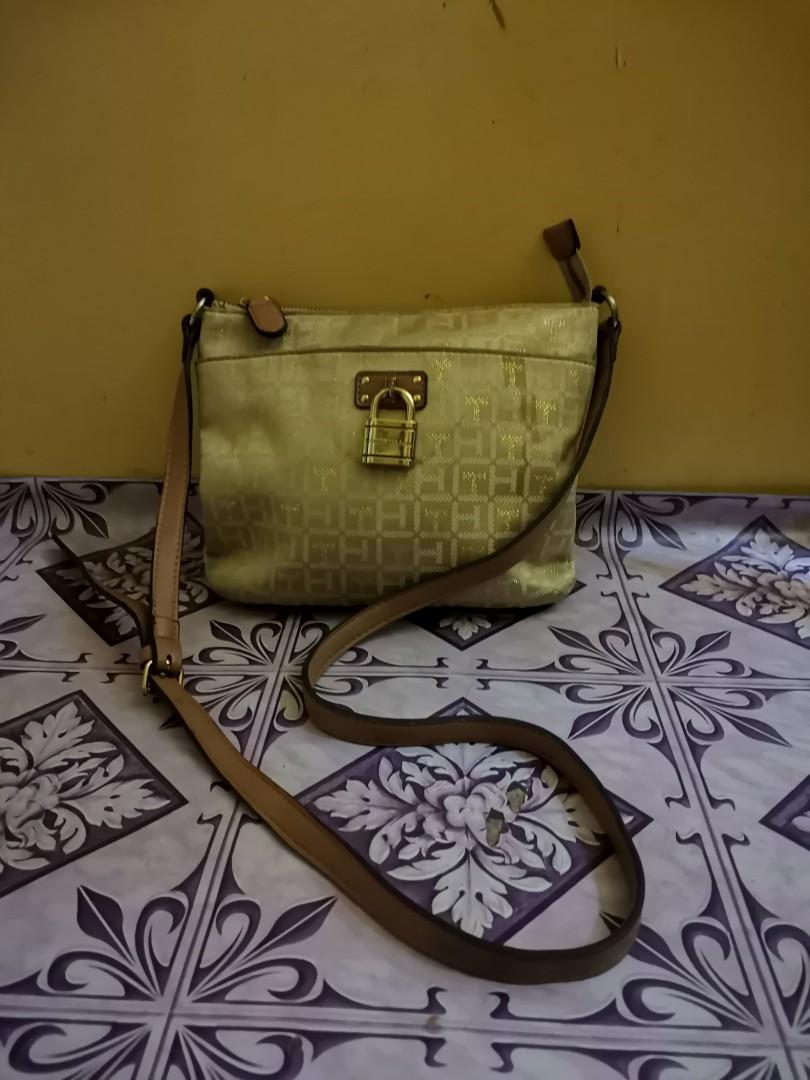 harga sling bag tommy hilfiger