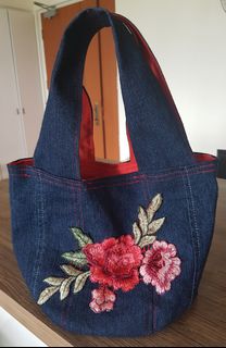 (Category: ) located in . Submitted by yivelyn (Listing ID 1033005503, Image 1). Description: .