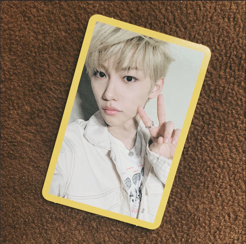 [WTS] STRAY KIDS FELIX YELLOW WOOD PHOTOCARD PC