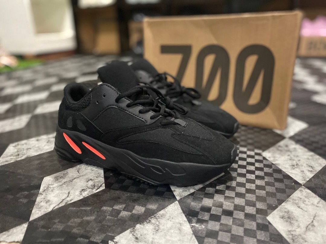 Yeezy 700 black ornge Size 41 43 7 9uk Rm215.00 pos sm 1.1