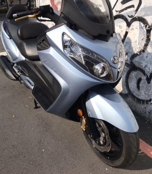 三陽maxsym 400i Abs 機車 二手機車在旋轉拍賣