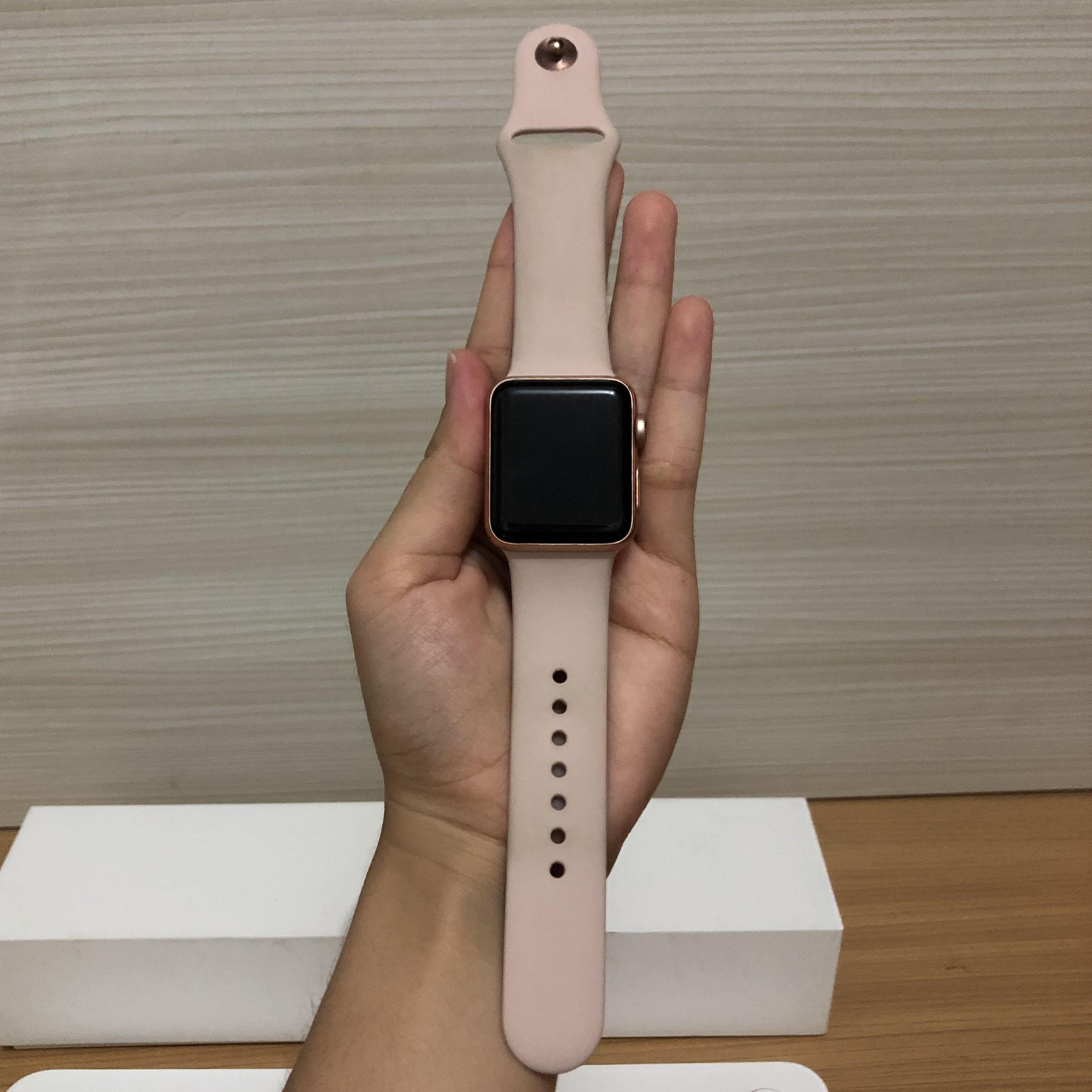 Apple Watch series 3 (38mm), Fesyen Wanita, Jam Tangan di Carousell